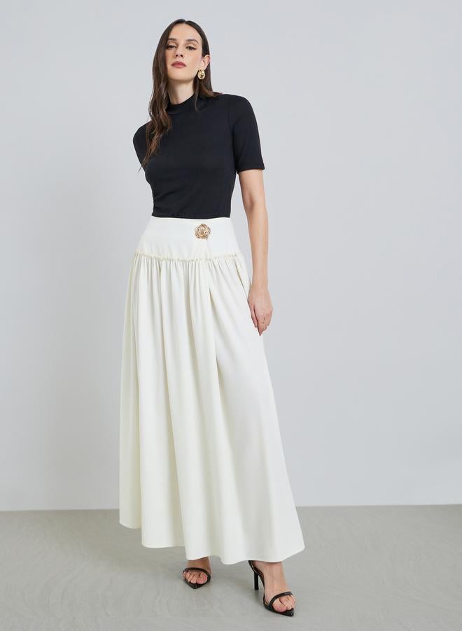 Styli Women Solid Maxi Skirt with Metal Decoration - Image 1